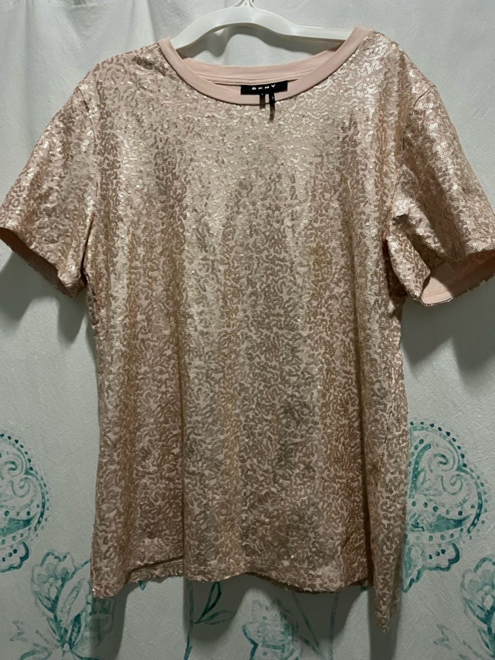 🩷✨ **DKNY Blush Pink Sequin Tee – Effortless Sparkle, Day to Night** ✨🩷